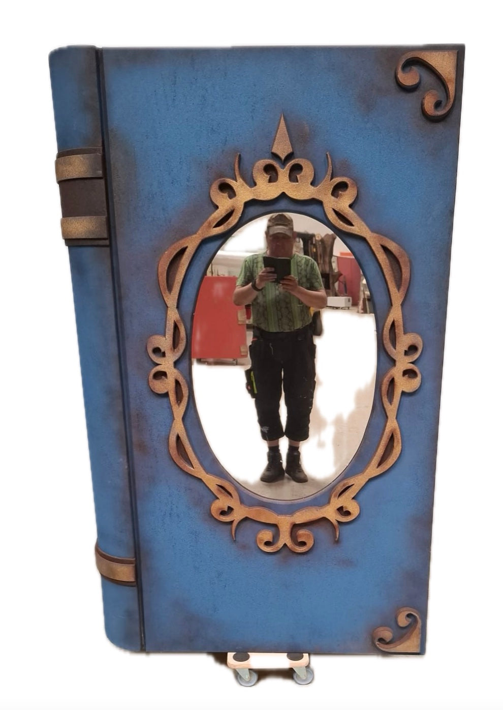 Fairytale book with mirror for Snow White