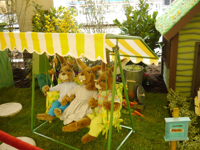 Hollywood swing with 3 rabbits