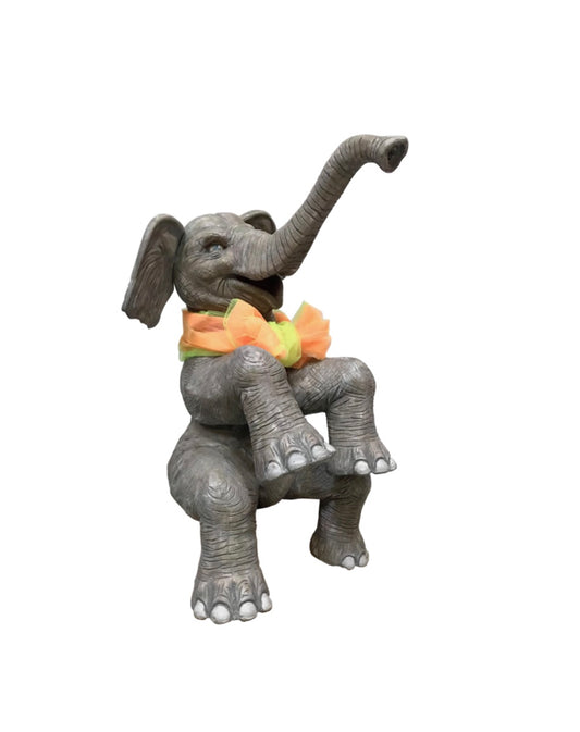 Elephant with head movement 