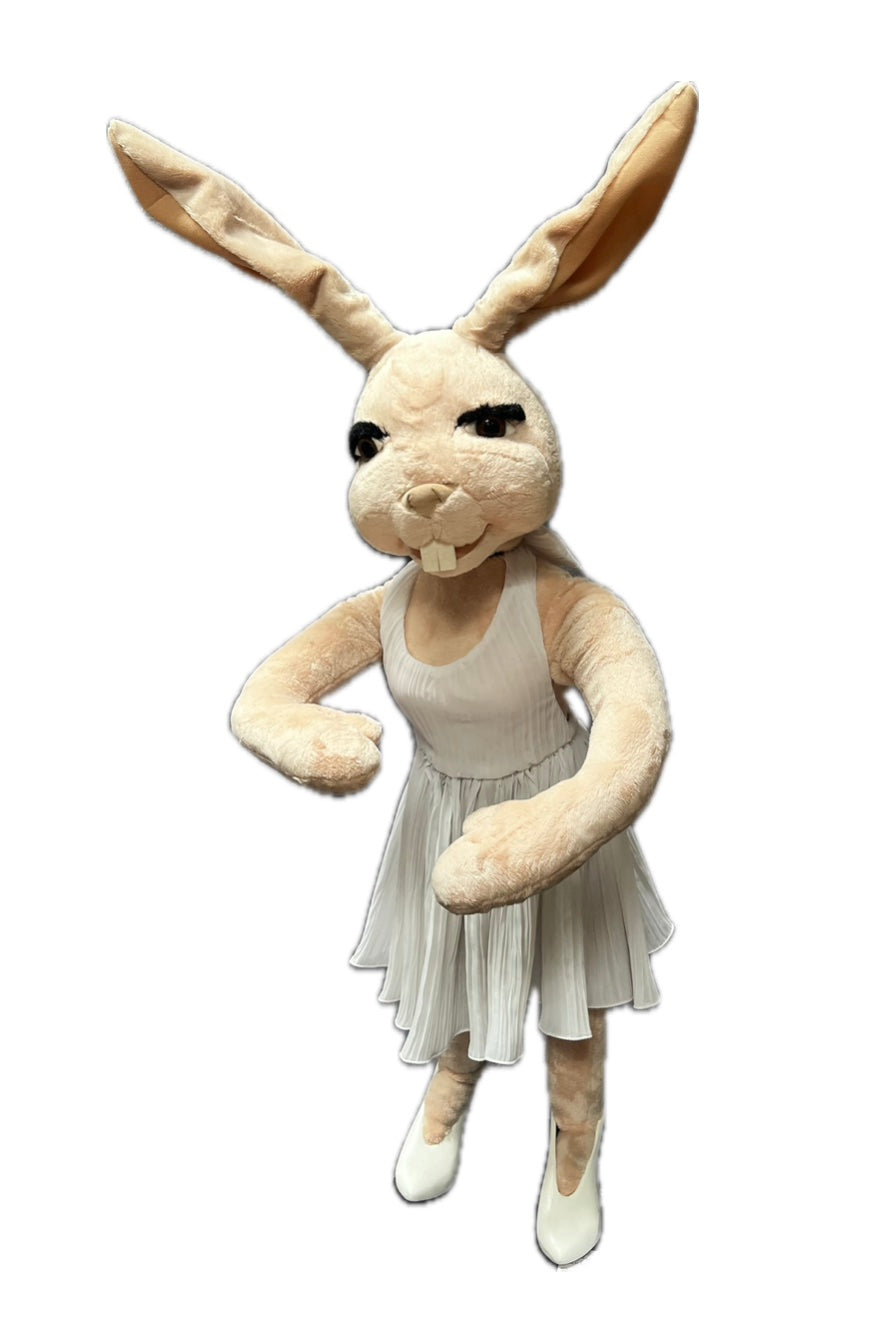 doe in pleated coat