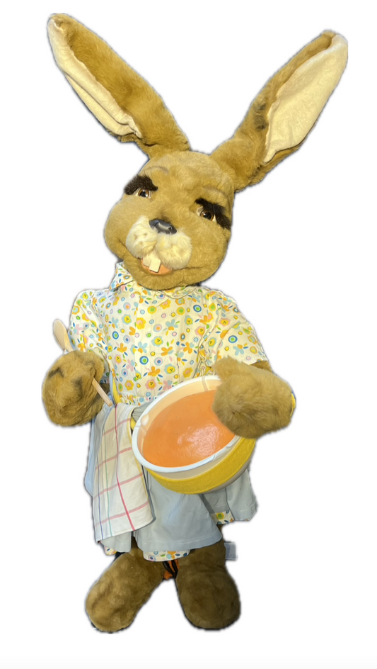 Häsin mit Möhrensuppe