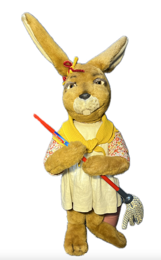 Rabbit / doe with mop