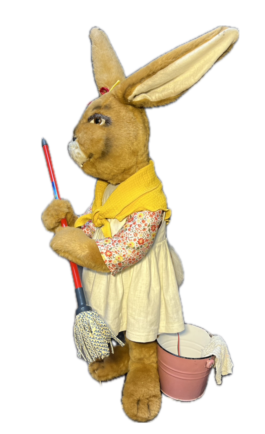 Rabbit / doe with mop