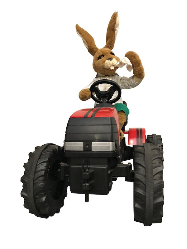 Hase auf Trecker