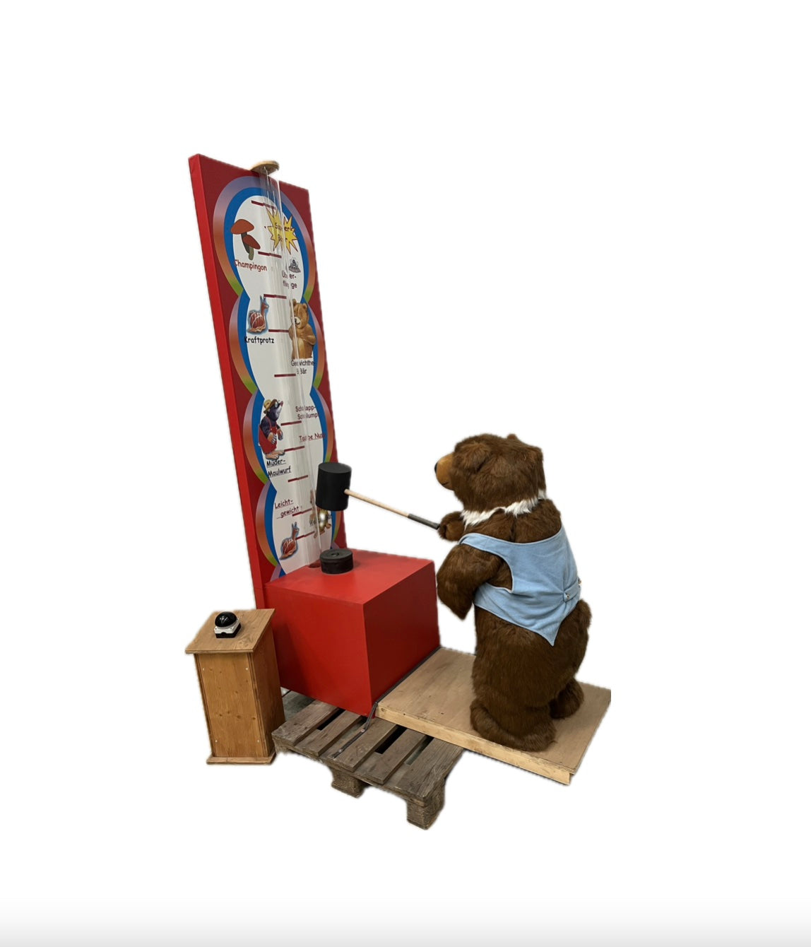 Bear hits force gauge "Hit the Luke"