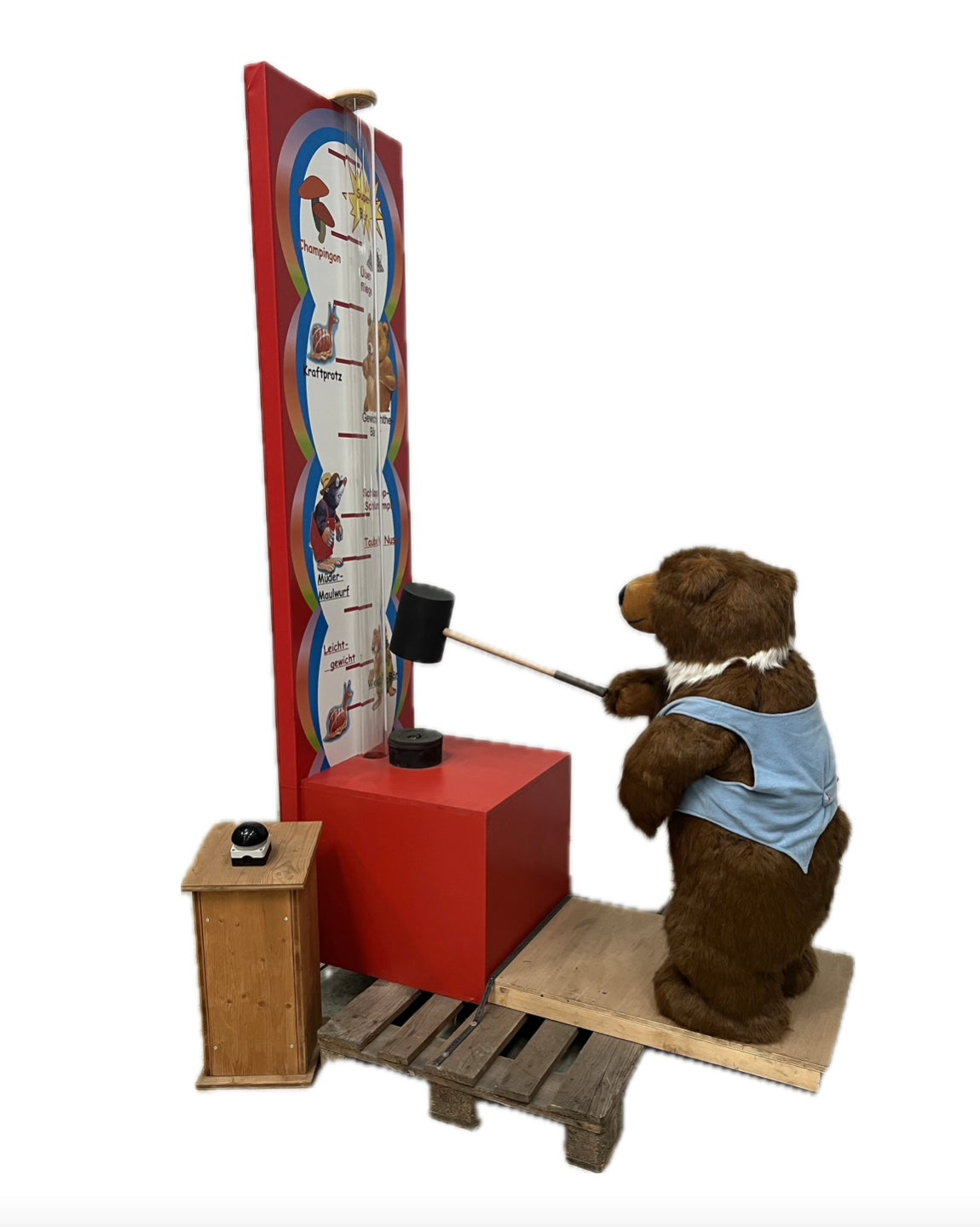 Bear hits force gauge "Hit the Luke"