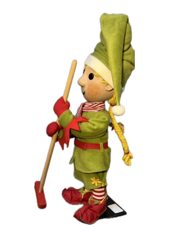 Elf with button eyes and a broom (Christmas bakery) 