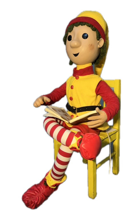 Button-eyed elf with recipe book (Christmas baking) 