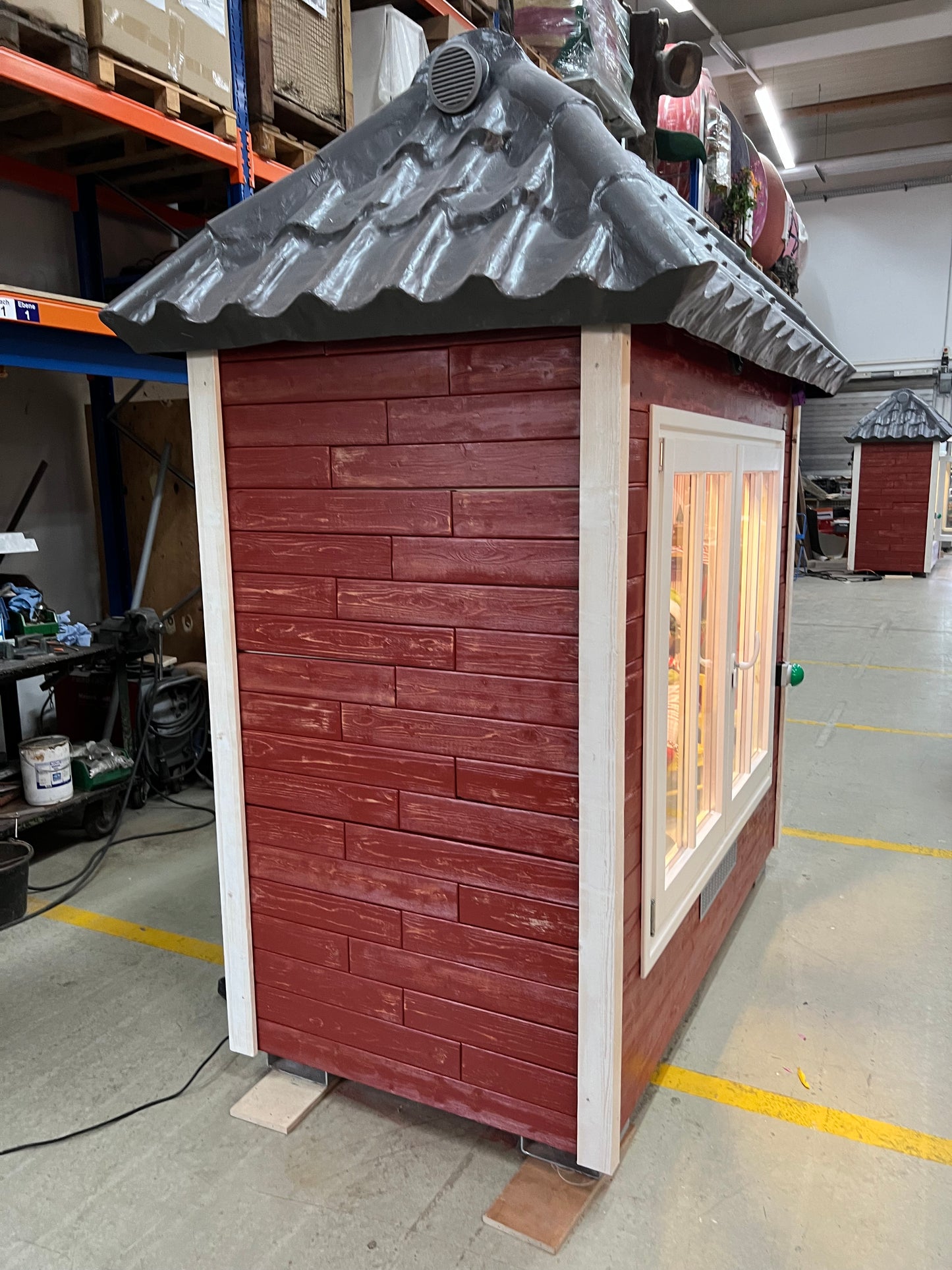 Weatherproof Christmas house with 55-inch screen (monitor enclosure)