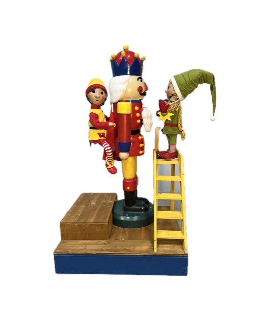 Nutcracker with Elves