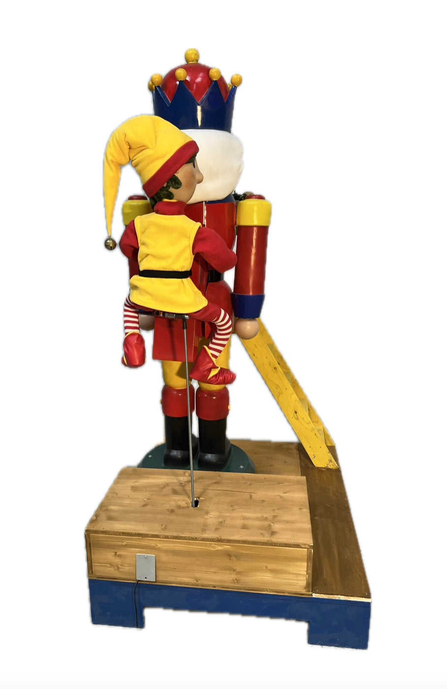 Nutcracker with Elves