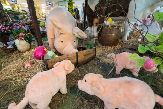 Easter on the farm - Pigsty scene 