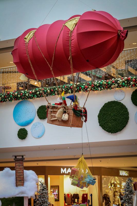 Cargo zeppelin as a gift transporter with a crew of elves 