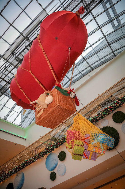 Cargo zeppelin as a gift transporter with a crew of elves 