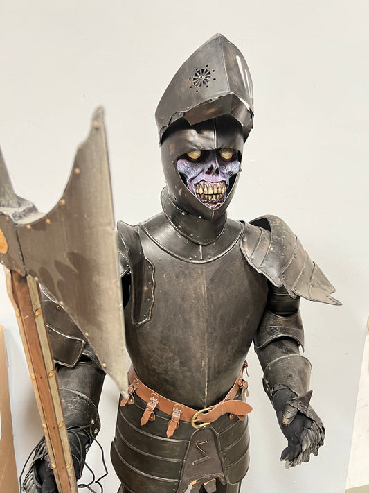 Götz the Zombie Knight of the scary figure with two movements